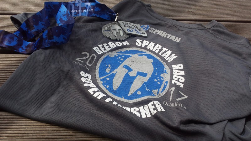 T-Shirt und Medaille des Spartan Race in Duisburg 2017